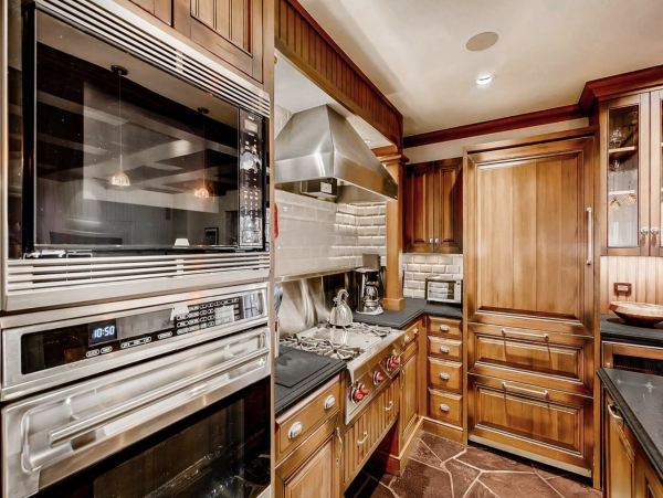 Contemporary Private Three Bedroom Residence In Vail